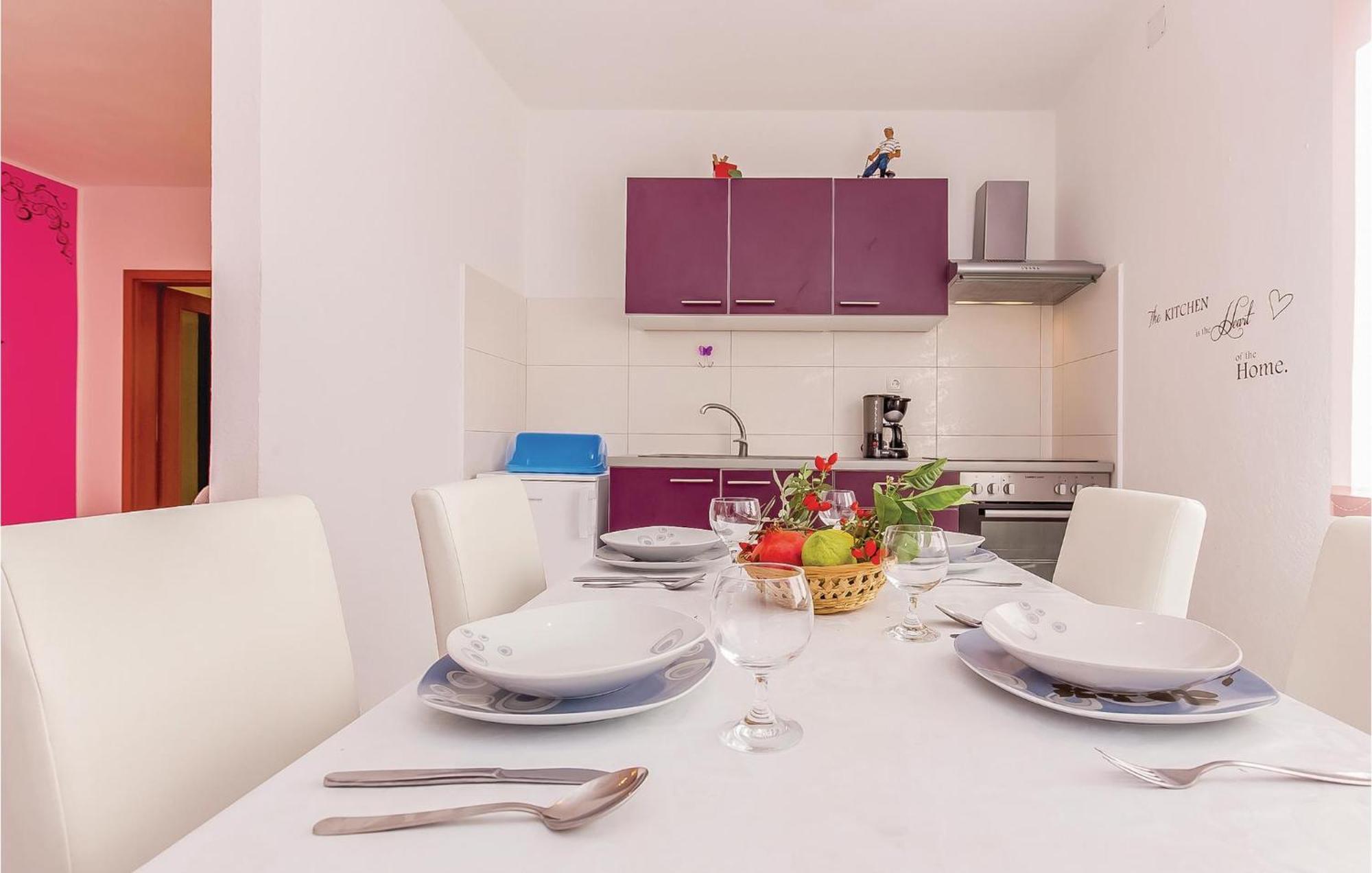 Awesome Apartment In Dobrinj With Wifi Екстер'єр фото