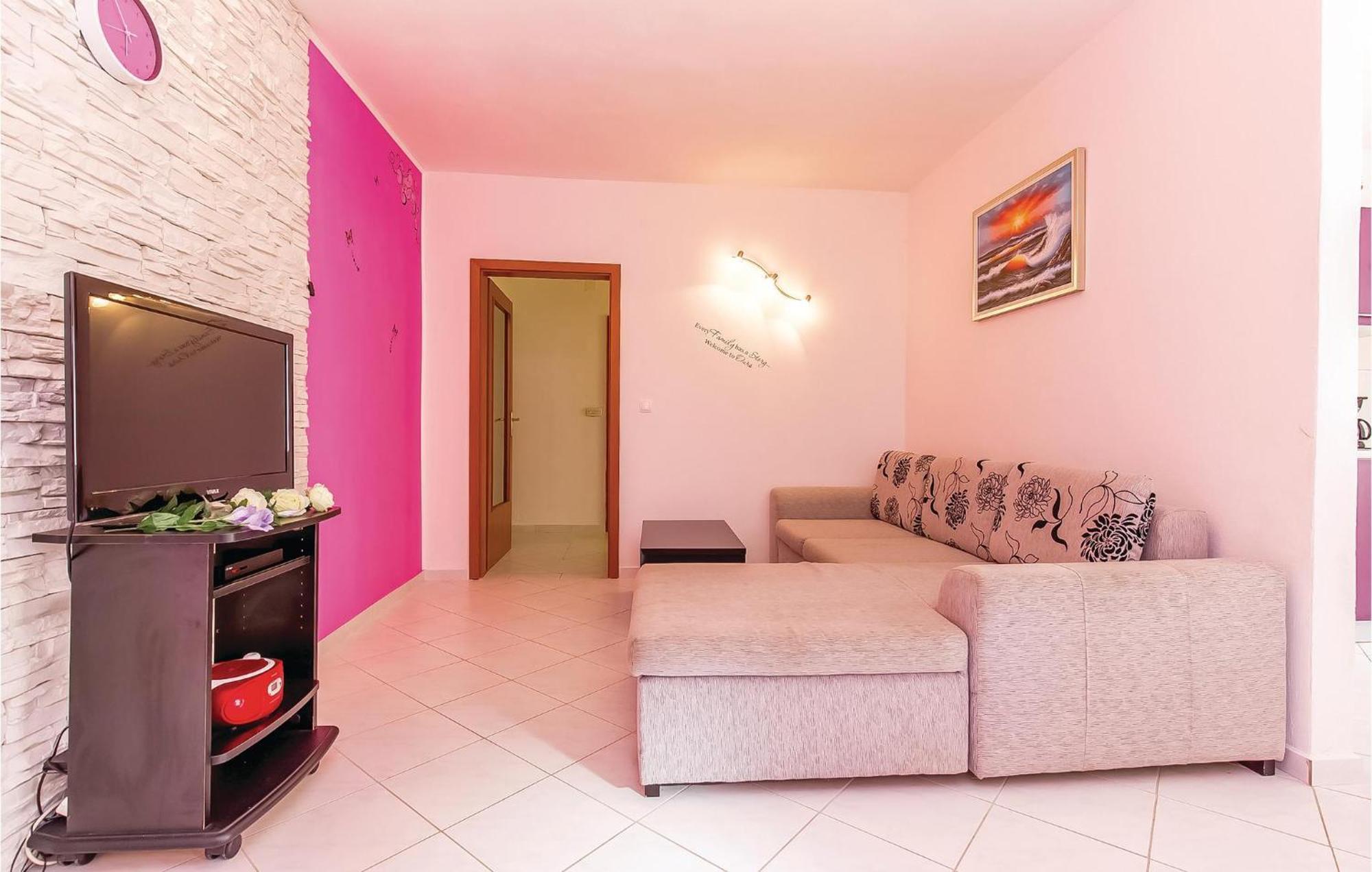 Awesome Apartment In Dobrinj With Wifi Екстер'єр фото