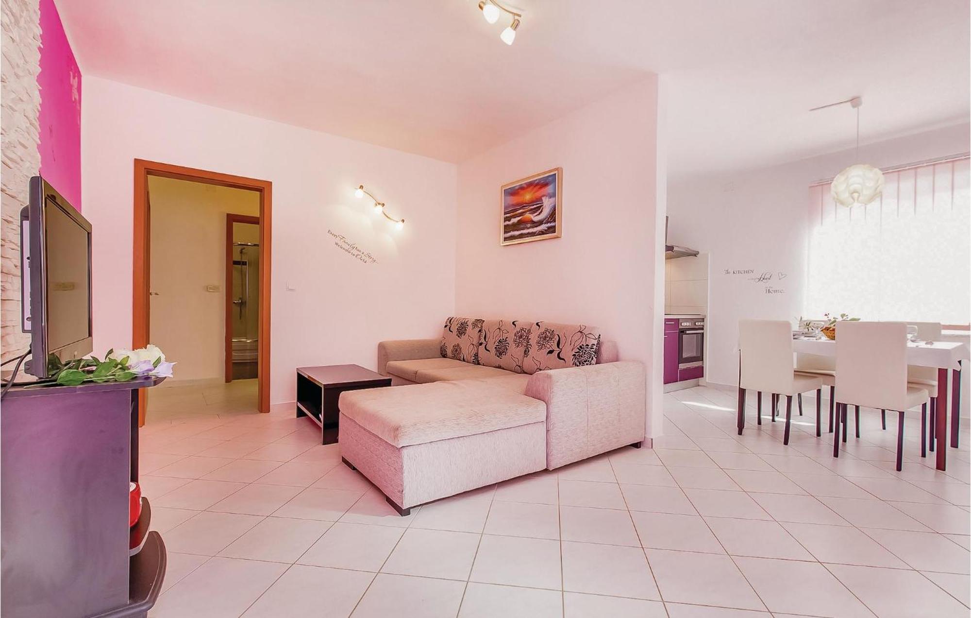 Awesome Apartment In Dobrinj With Wifi Екстер'єр фото