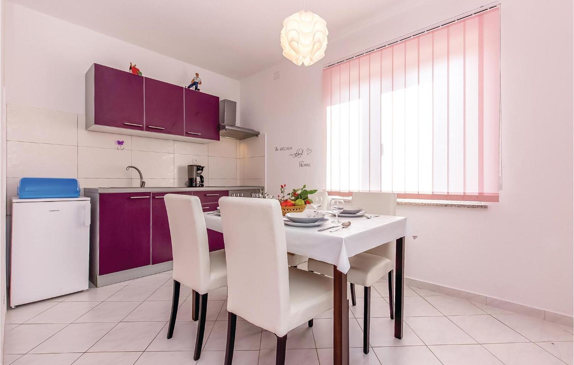 Awesome Apartment In Dobrinj With Wifi Екстер'єр фото