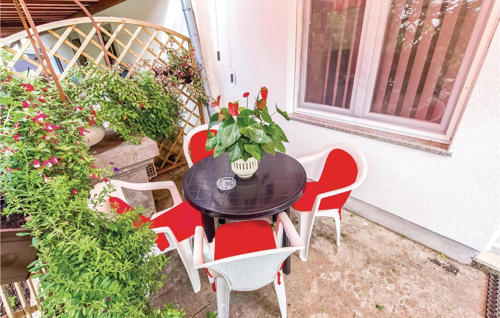 Awesome Apartment In Dobrinj With Wifi Екстер'єр фото